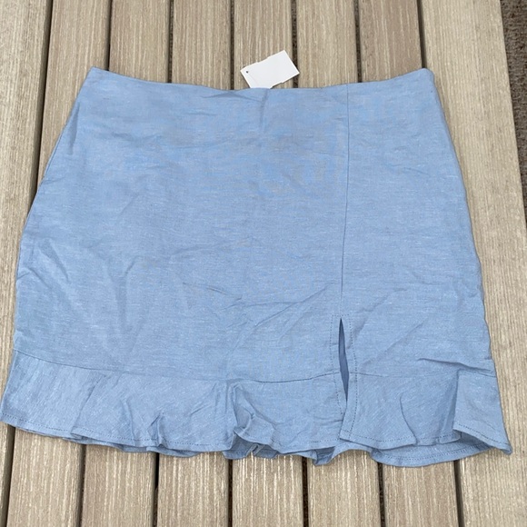 NWT - Alcoa Baby Blue Ruffle Hem Mini Skirt, Size Medium - Picture 1 of 3